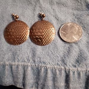 1980s brass color dangle earrings